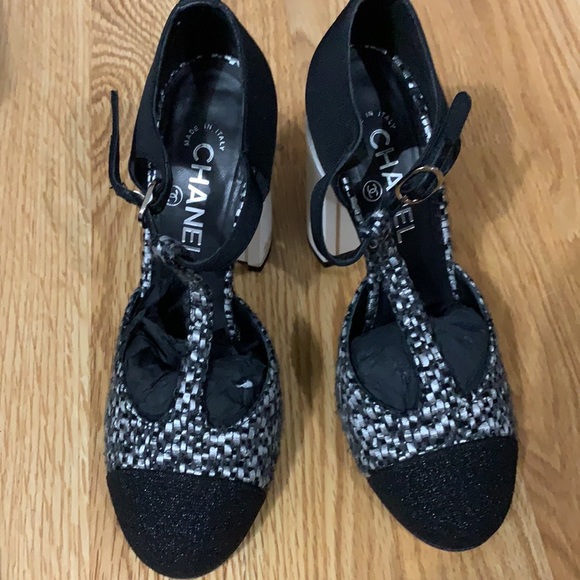 Chanel Tweed T-Strap Pumps, 38.5 - Picture 3 of 7